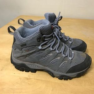 Merrell Hiking Boots - 7